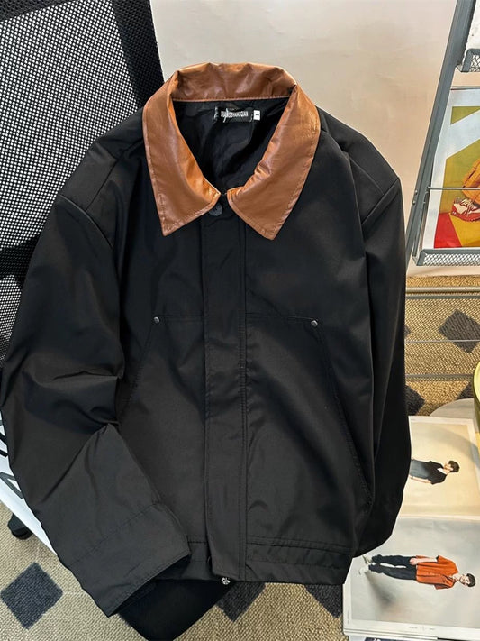 Jaqueta Oversized Bege com Gola Preta Contrastante