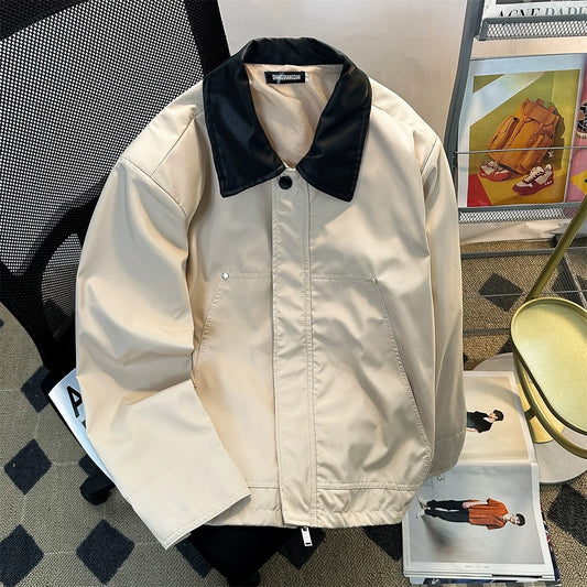 Jaqueta Oversized Bege com Gola Preta Contrastante